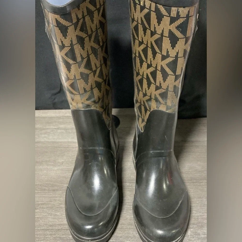 Michael Kors MK Logo Rain Boots Black Brown Monogram Size 8.5 Waterproof